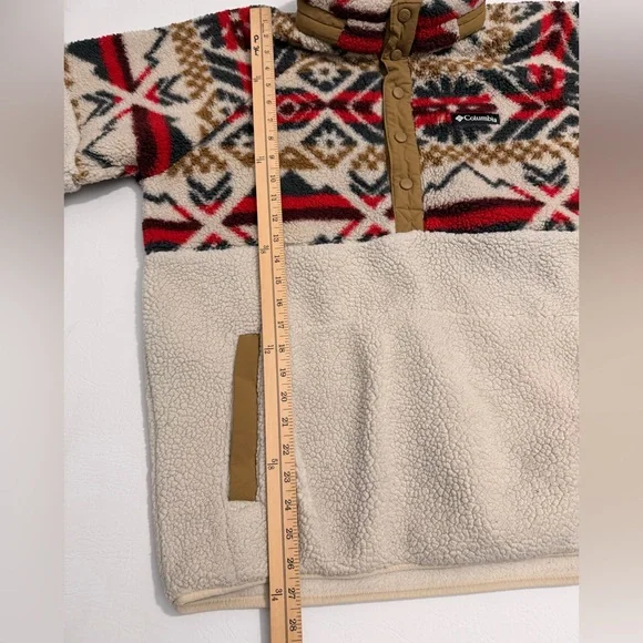 Columbia‎ Fleece with Geometric Design - Picture 9 of 9